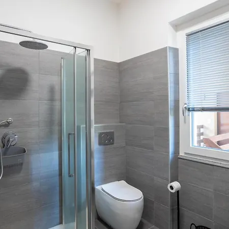 Rocca House * Angera