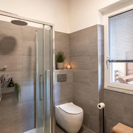 Rocca House * Angera